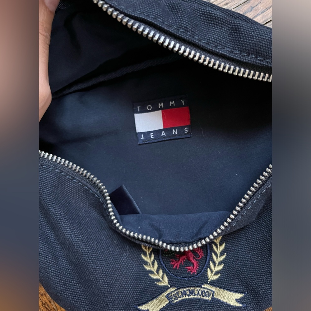 Tommy Jeans Crest Collection 6.0 Navy Bum Bag - Picture 8 of 16